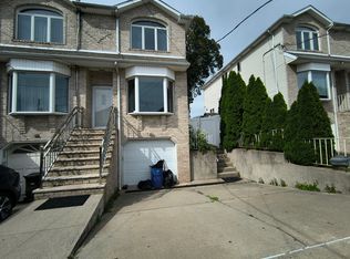 25 Palisade St #1, Staten Island, NY 10305