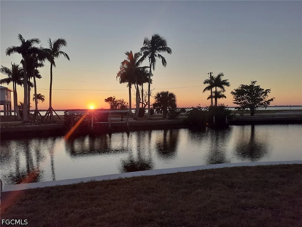 2 bed, 2.0 bath, 936 sqft, $4,500 — Photo 4