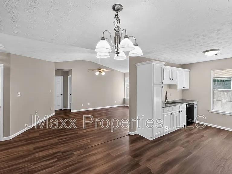 22 Canterbury Dr — Photo 8