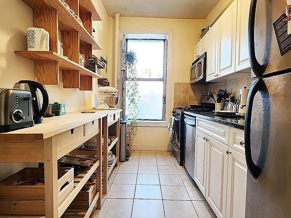 3rd image of 598 Pacific St #2G