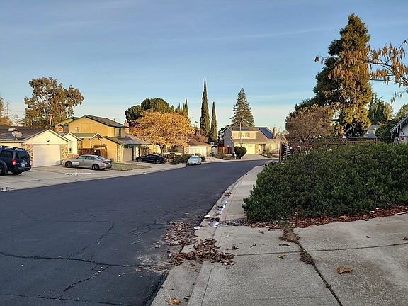 5th image of 2815 Woodhall Way