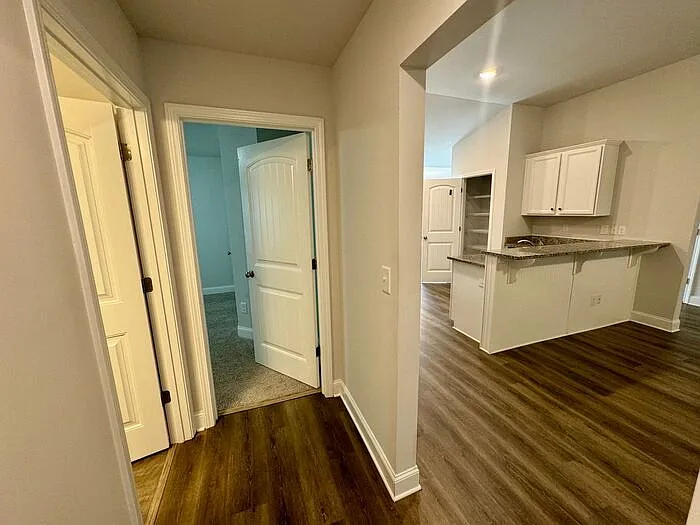 272 Abercorn Dr — Photo 12