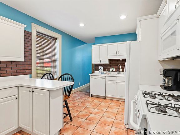 5th image of 115 Walnut Street