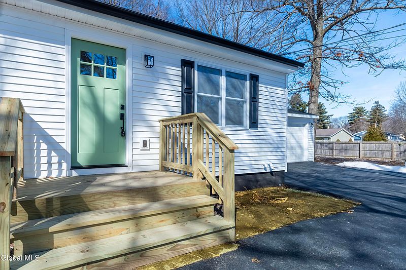 2nd image of 25 Hawley Road