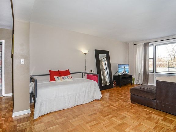 5th image of 645 W 239th St APT 1A