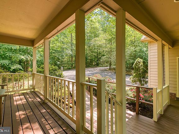 5th image of 12813 Lake Wilderness Ln
