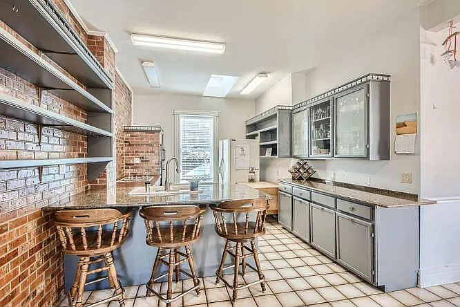 3247 W 19th Ave — Photo 11