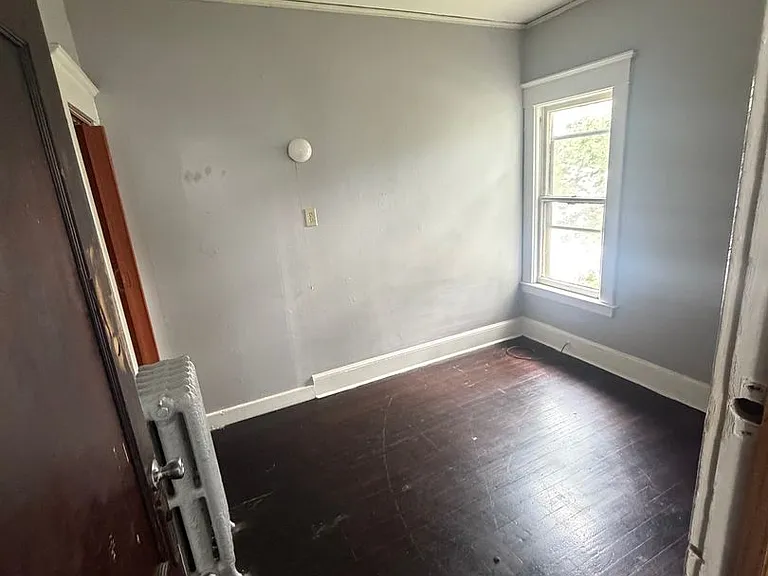 825 Myrtle Avenue — Photo 4