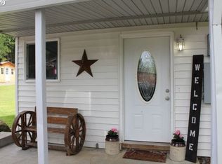 26465 S Habelt Rd, Estacada, OR 97023