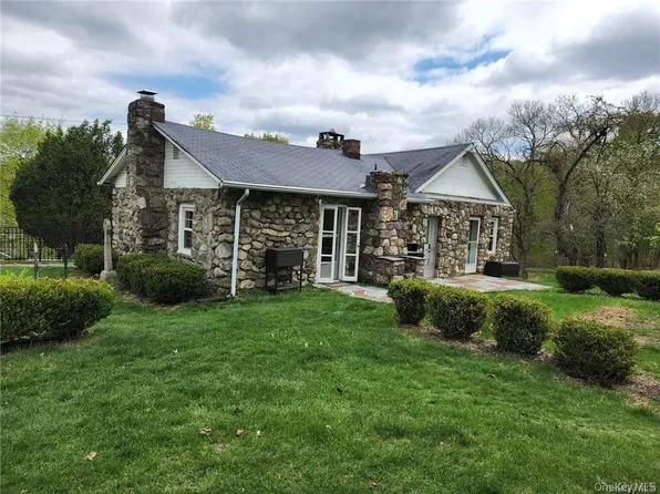 649 Lakes Rd, Monroe, NY 10950