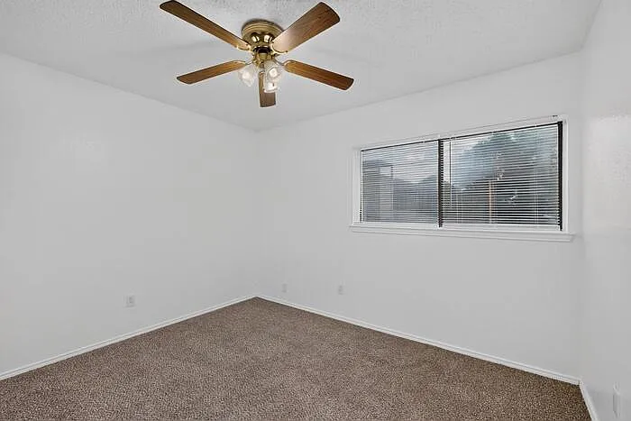 6120 Cypress Point Dr — Photo 8