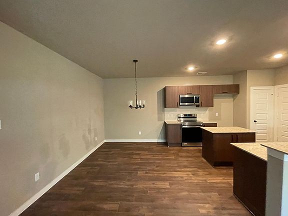 2nd image of 9789 Grosbeak Ln