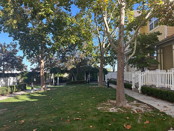 2nd image of 10122 Imperial Ave