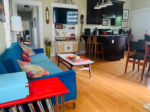 Living Room/Kitchen