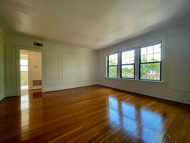 6332 N Rosebury Ave #2E — Photo 3