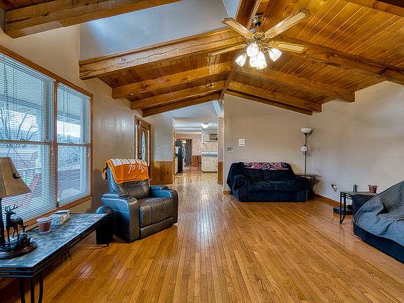 5th image of 205 Foothills Dr
