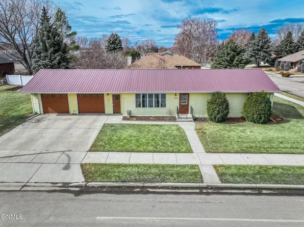 1301 22nd St W, Williston, ND 58801