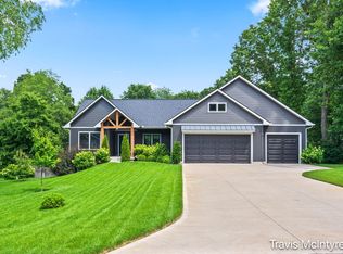 7500 Two Lakes Dr NE, Rockford, MI 49341