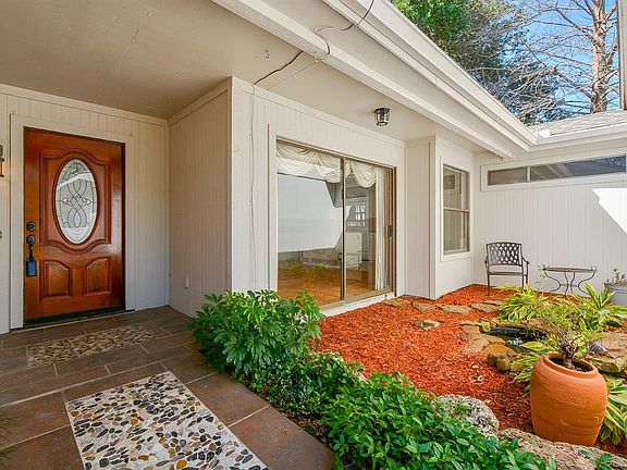 3rd image of 3111 Villa Ln