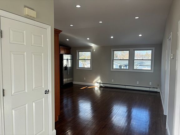 3rd image of 204 Vanderbilt Ave Floor 2