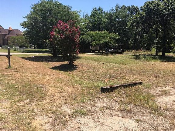 4th image of 1079 Westpark Cir S