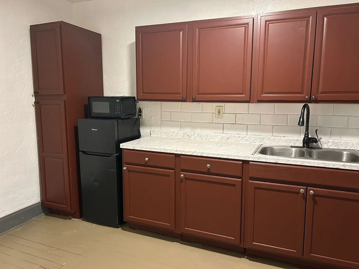Affordable Efficiency Apartment in Nokomis All Utilities Included! — Photo 2