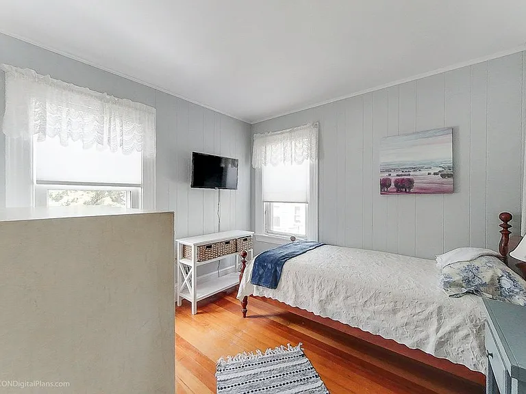 Powel Ave — Photo 21
