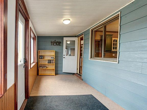 4th image of 3070 County Rd E