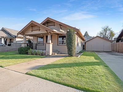 127 E 11th Street, Hanford, CA, 93230