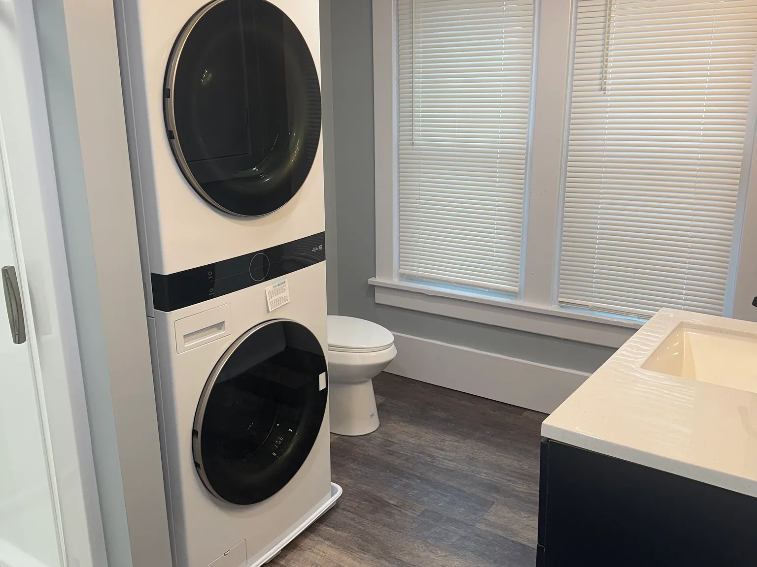 1 bed, 950 sqft, $1,000 — Photo 3
