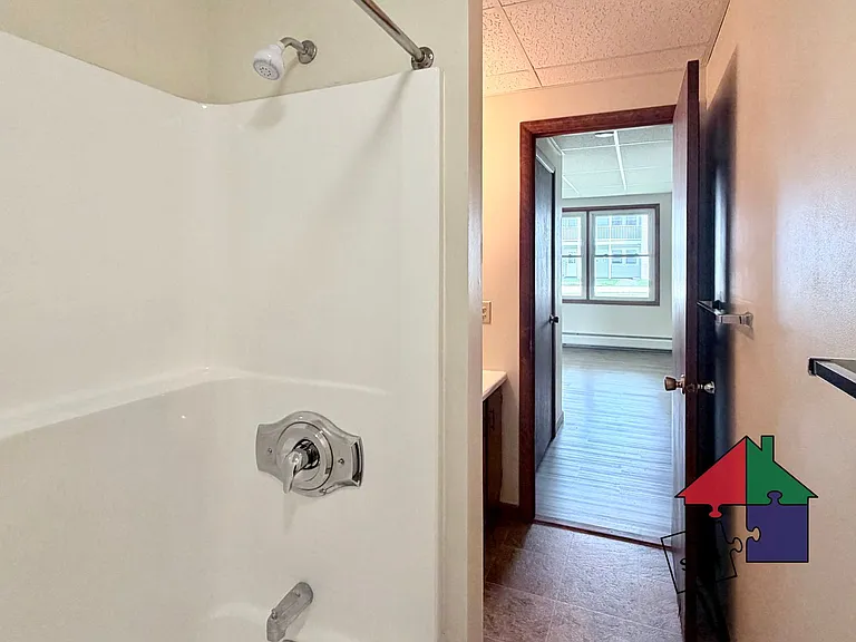 111-113 Allen St — Photo 12