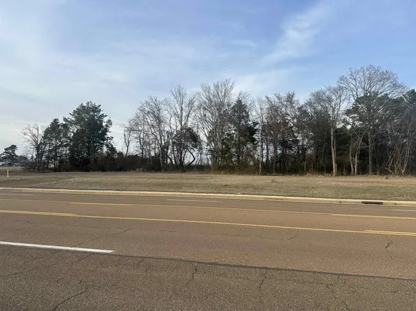 654 E Main St, Adamsville, TN 38310