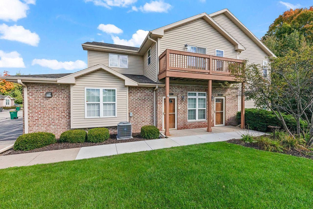 17871 West Radam DRIVE, New Berlin, WI 53146 | Zillow