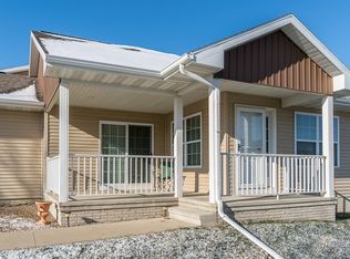 1152 Crescent View Dr NE, Cedar Rapids, IA 52402