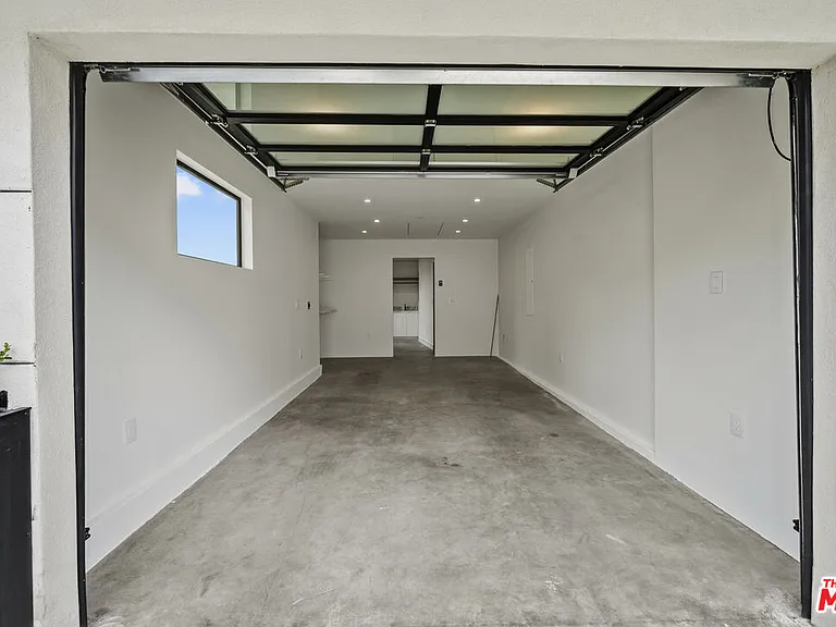 2388 Lyric Ave — Photo 44
