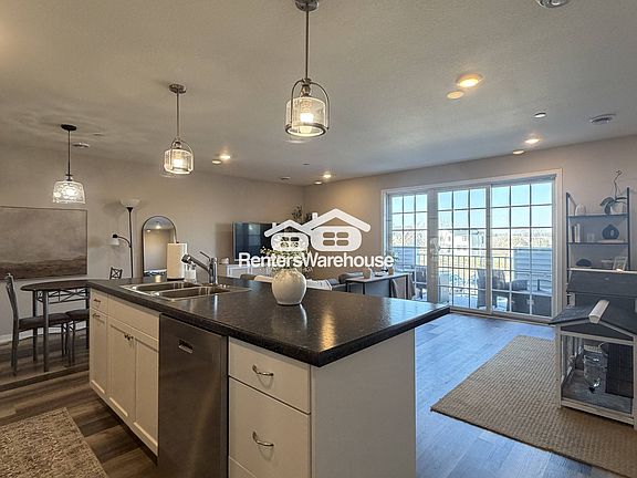 3rd image of 642 Shardlow Ln NE