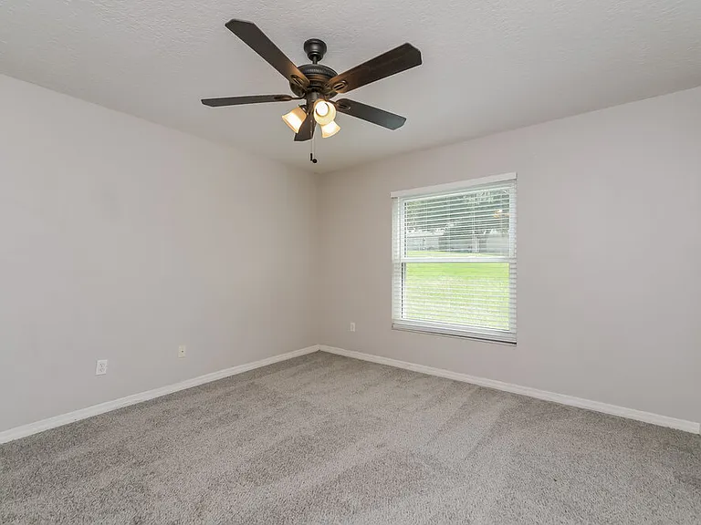 1323 Hillview Dr — Photo 10