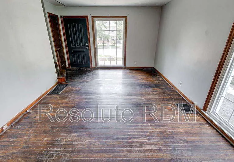 201 S Emerson Ave — Photo 8