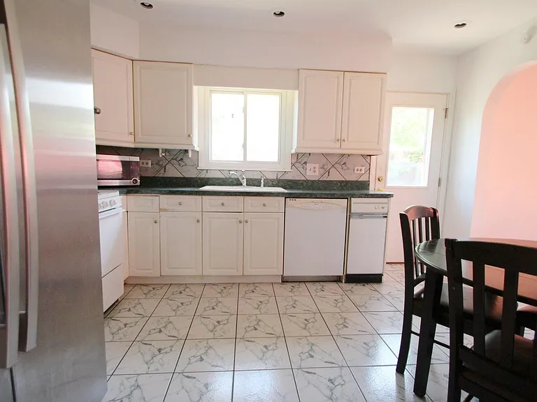 613 N Howard Ave — Photo 10