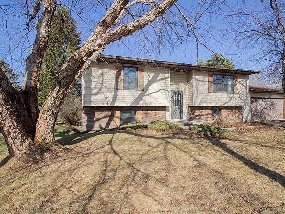 2nd image of 612 N Votech Dr