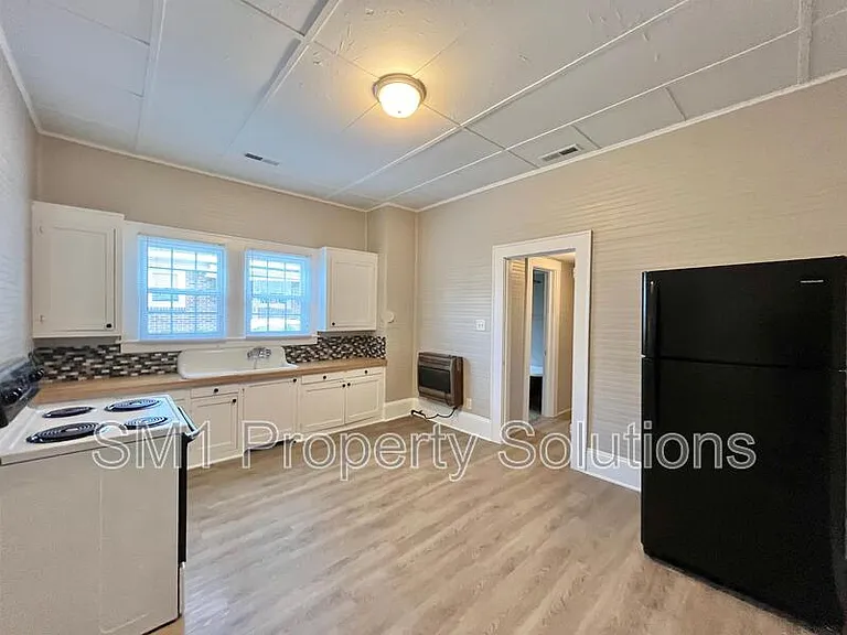 617 Harris St — Photo 9