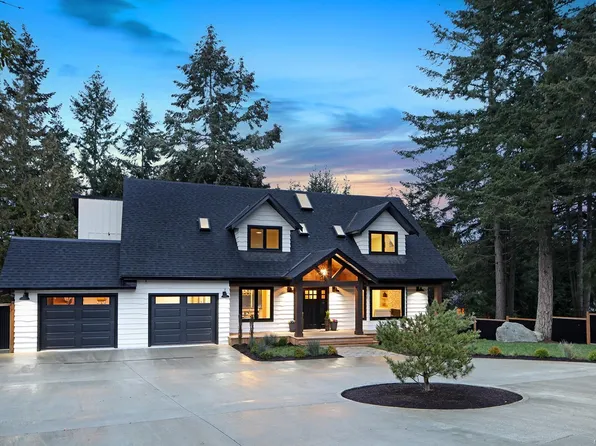 177 Sunningdale Rd E, Qualicum Beach, BC V9K 1L1