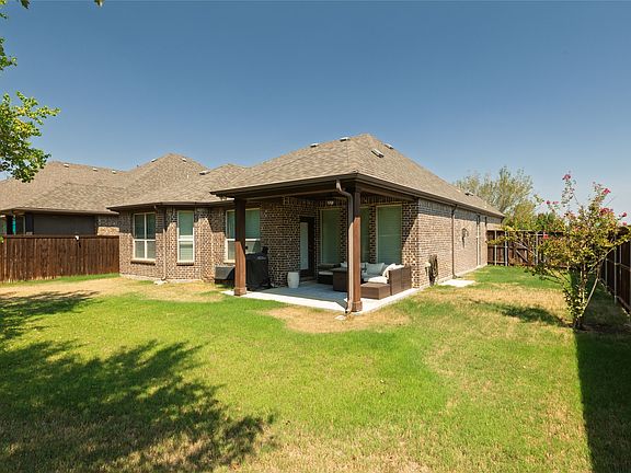 5th image of 1401 Eagleton Ln
