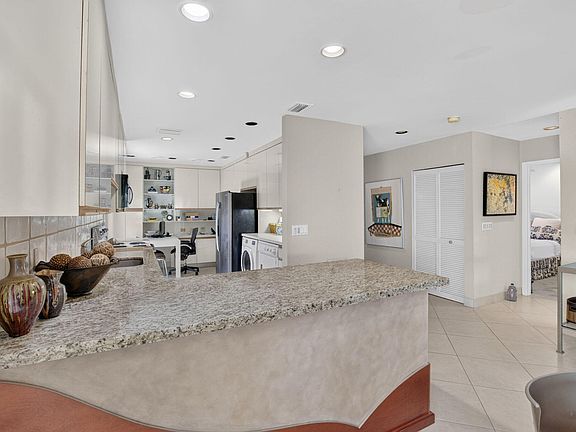 5th image of 4 Eastgate Drive #C