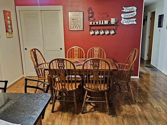 3rd image of 317 Childs Ln