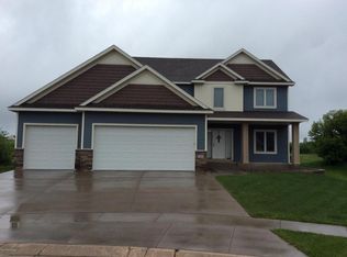 3202 Shelly Ln NE, Rochester, MN 55906