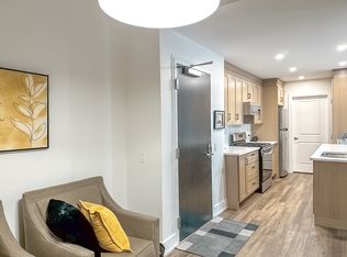 180 Cope Dr #303, Ottawa, ON K2M 0C9