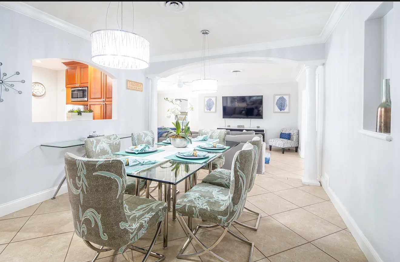5 bed, 2700 sqft, $7,500 — Photo 4
