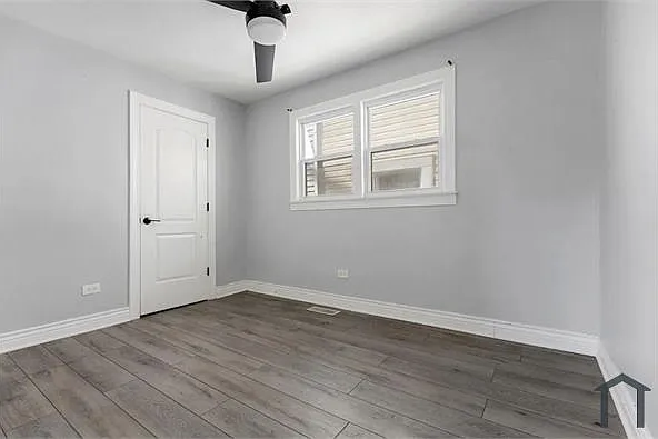 245 W 43rd St — Photo 18