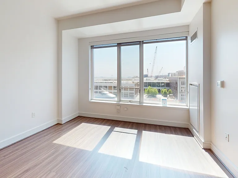 100 Pier 4 — Photo 117